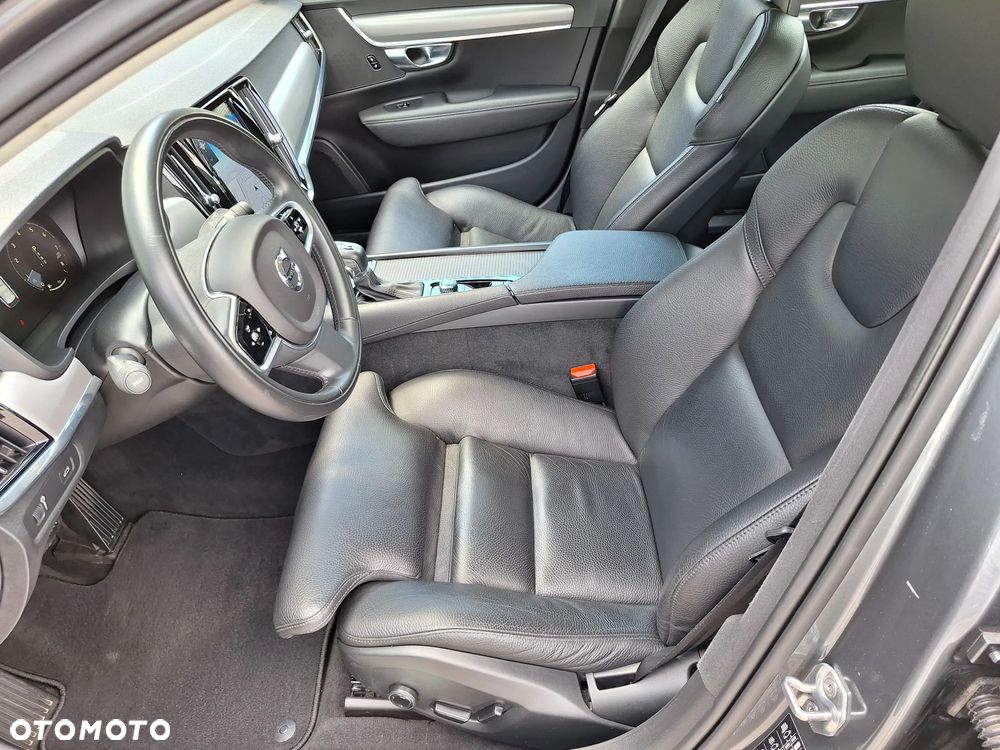 Volvo V90 T4 Momentum Pro - 19