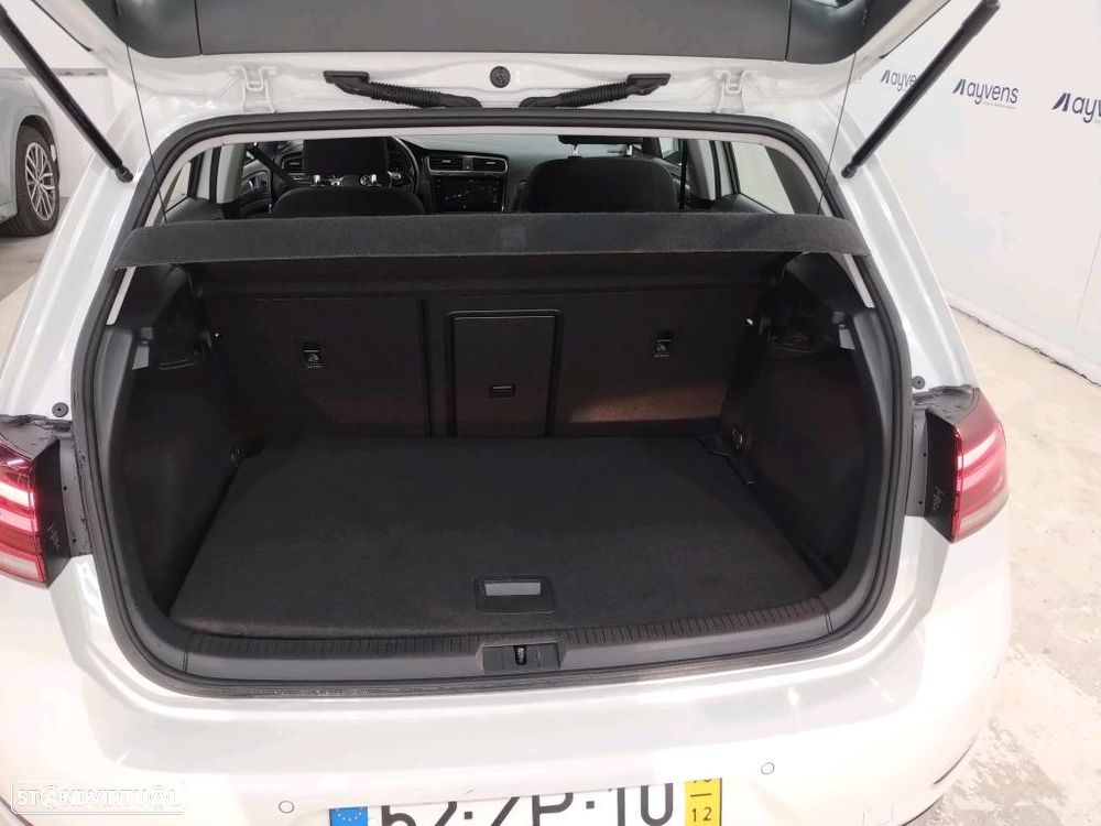 VW e-Golf AC/DC - 10