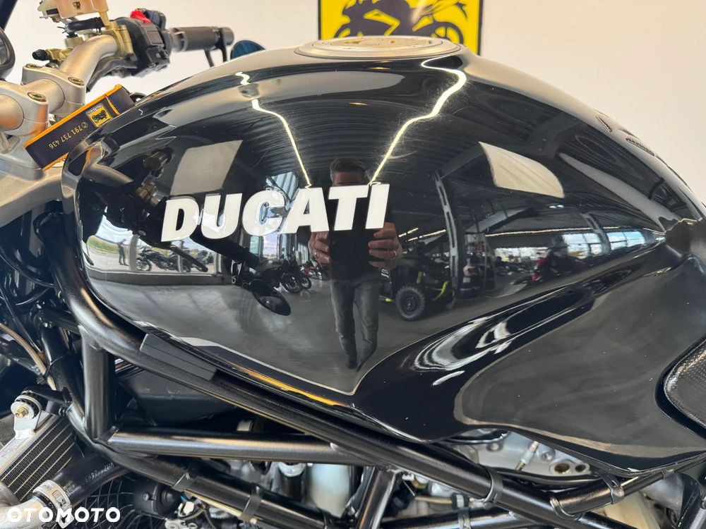 Ducati Monster - 21