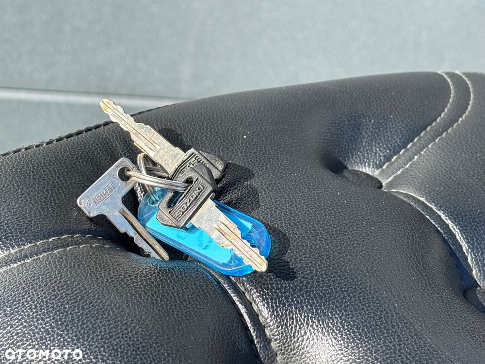 Suzuki Intruder - 28