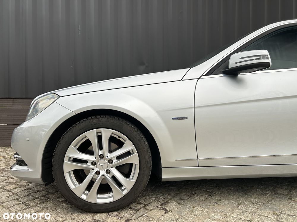 Mercedes-Benz Klasa C 180 BlueEFFICIENCY 7G-TRONIC Avantgarde - 37