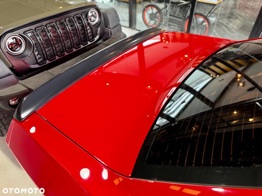 Dodge Challenger 6.1 SRT8 - 12