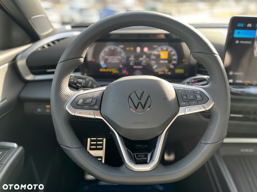 Volkswagen T-Roc 1.5 eTSI OPF DSG R-Line - 13