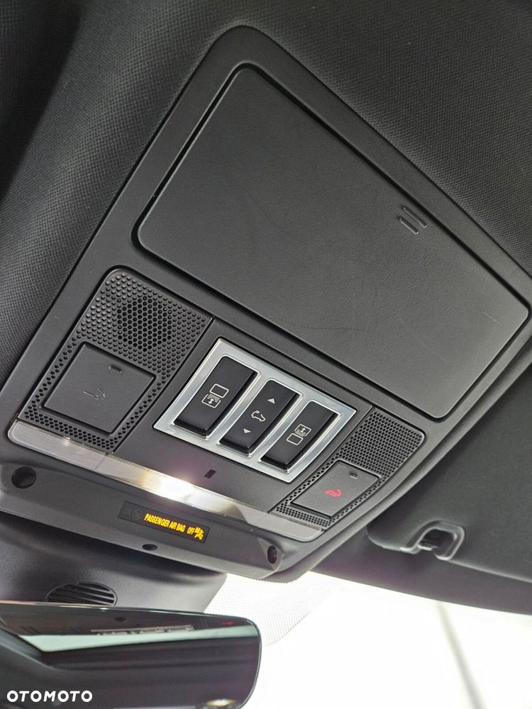 Land Rover Discovery 3.0 Si6 SE - 30