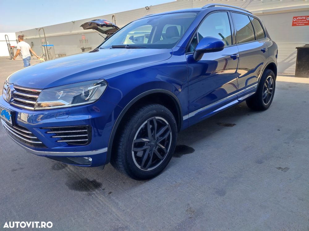 Volkswagen Touareg - 1