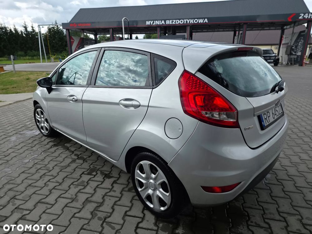 Ford Fiesta - 10