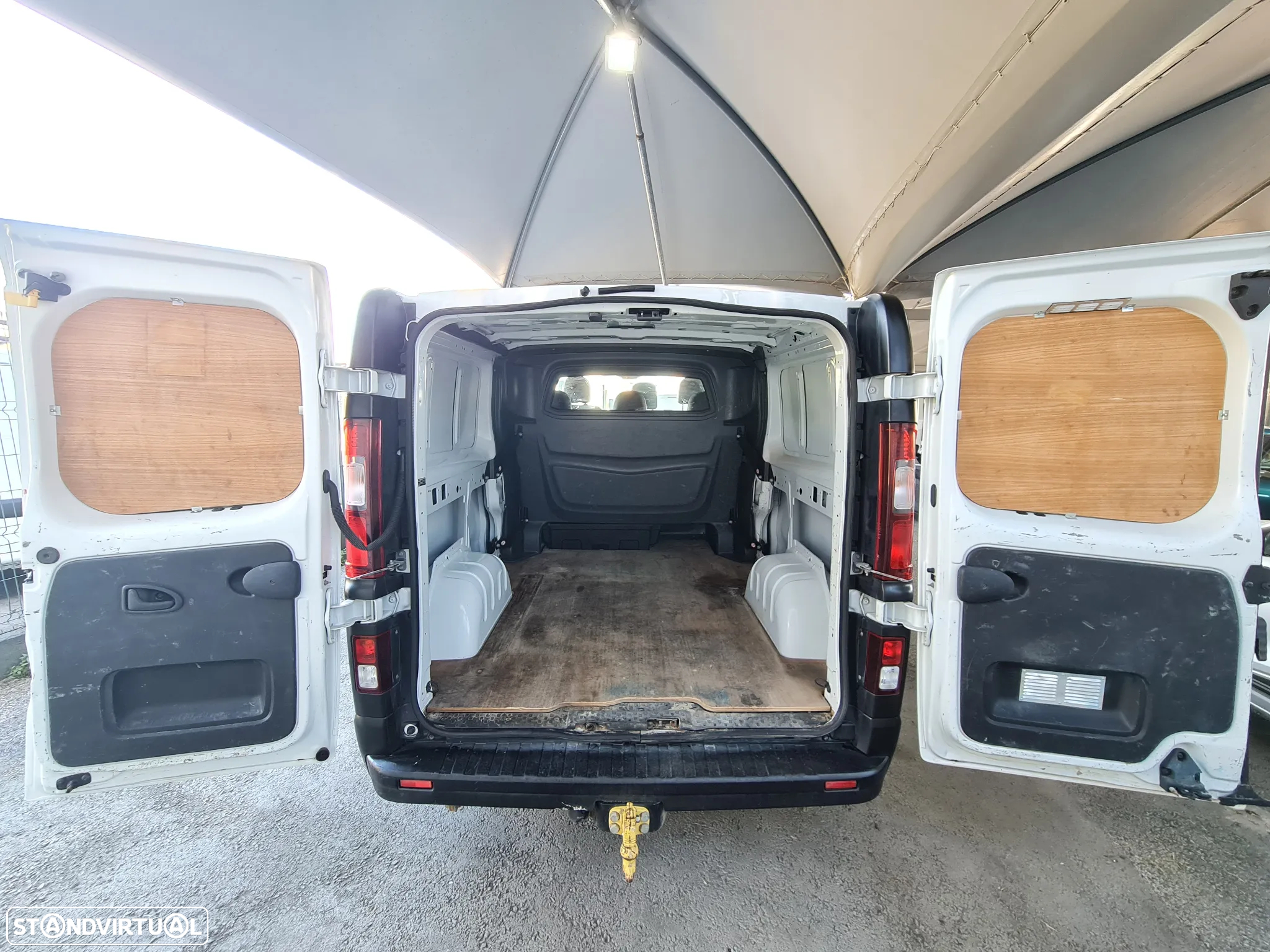 Renault TRAFIC 2.0 Dci 120CV * 6 Lug /Bluetooth/ AC/ IVA DEDUTÍVEL * - 30