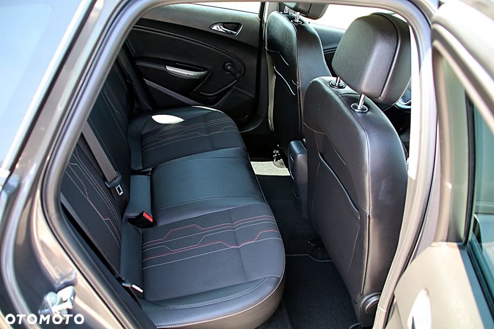 Opel Astra 1.6 Edition Sport - 20