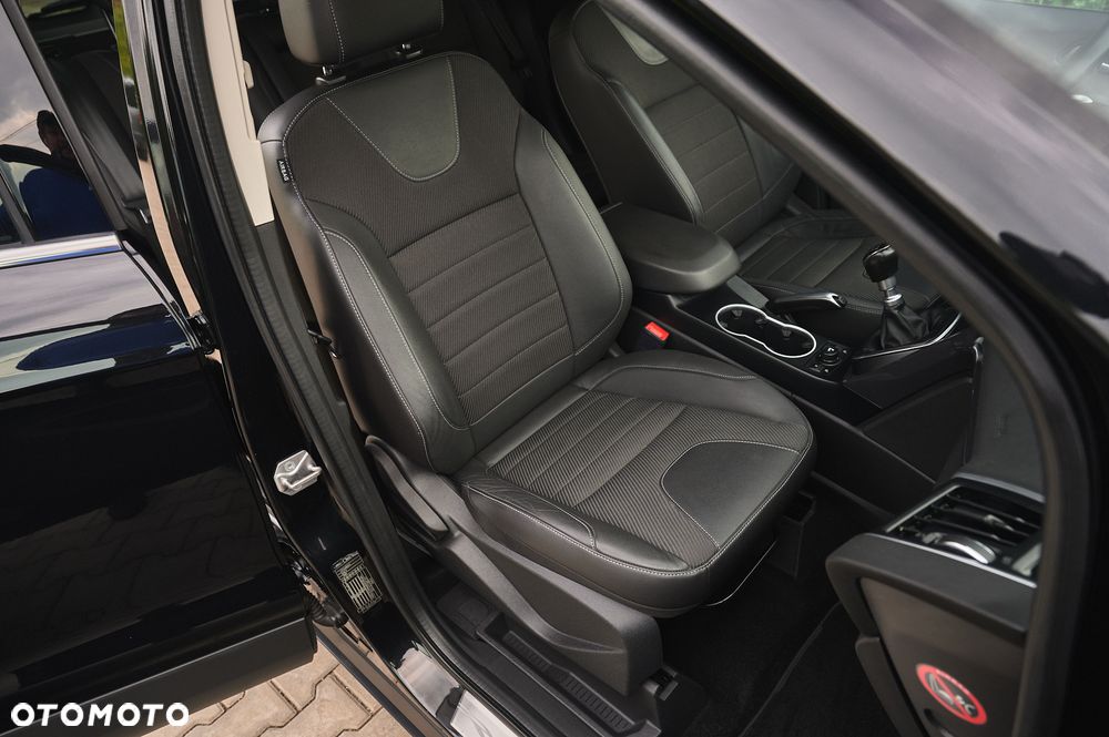 Ford Kuga - 30