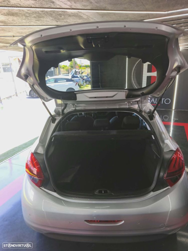 Peugeot 208 1.6 BlueHDi Style - 10