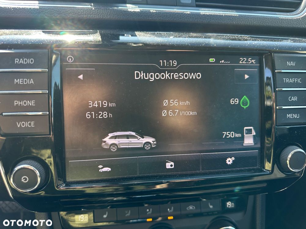 Skoda Superb 2.0 TDI DSG Ambition - 29