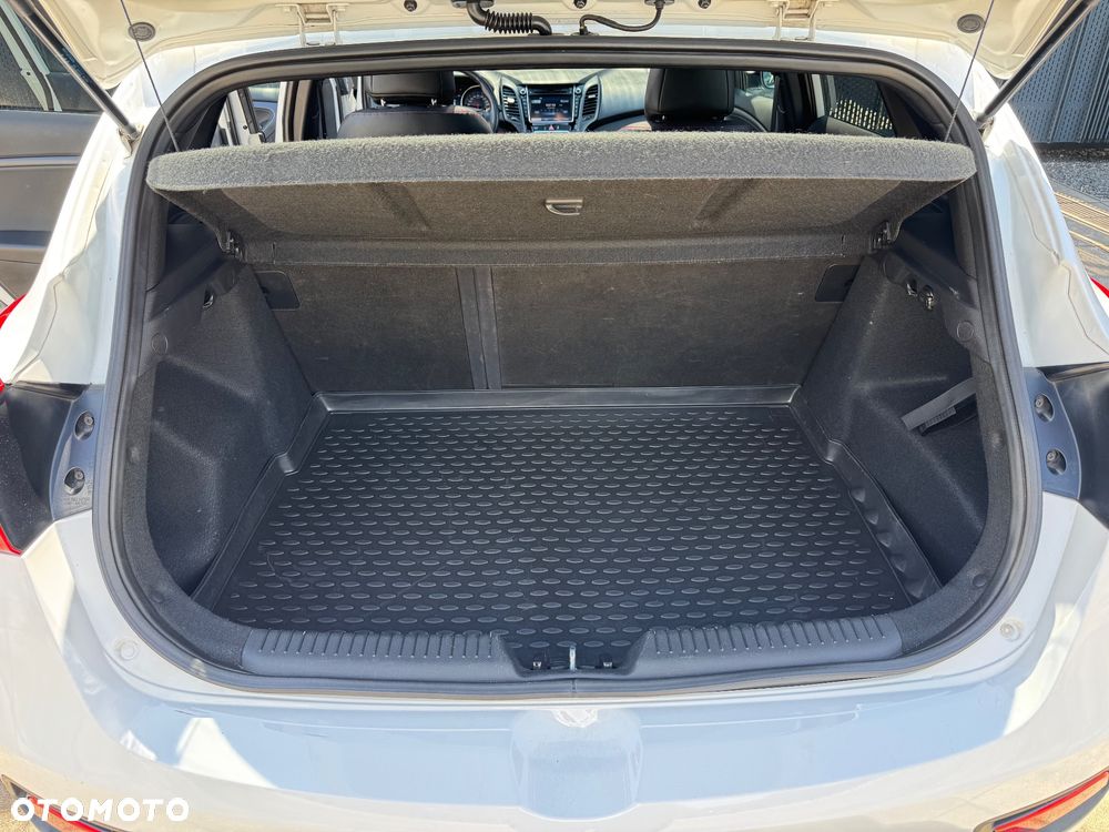 Hyundai i30 1.6 GDI Turbo Luxury - 27