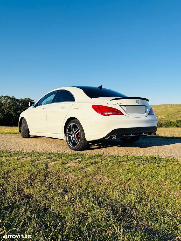 Mercedes-Benz CLA 200 Shooting Brake 7G-DCT AMG Line - 14