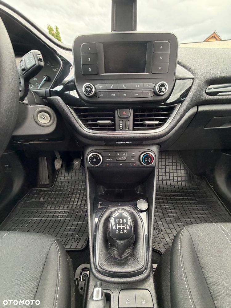 Ford Fiesta - 17
