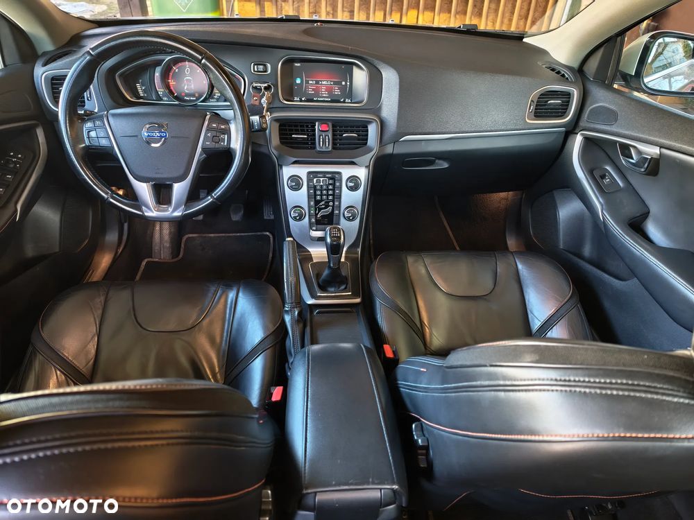 Volvo V40 D4 Drive-E Ocean Race - 19