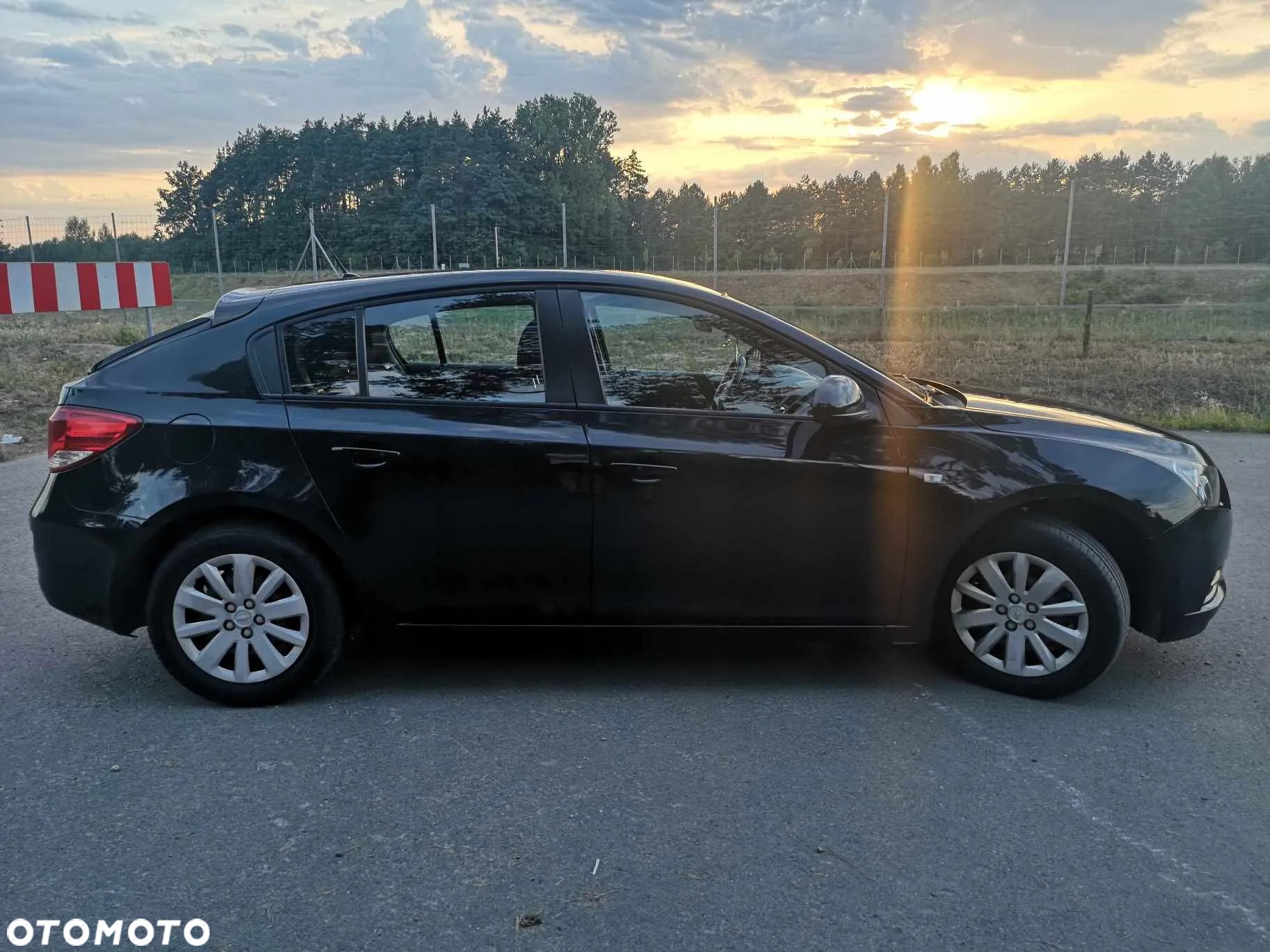 Chevrolet Cruze 1.6 LT - 1