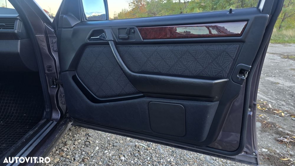 Mercedes-Benz W124 - 33