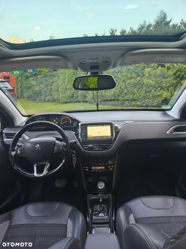 Peugeot 2008 1.2 Pure Tech Allure S&S EAT6 - 21
