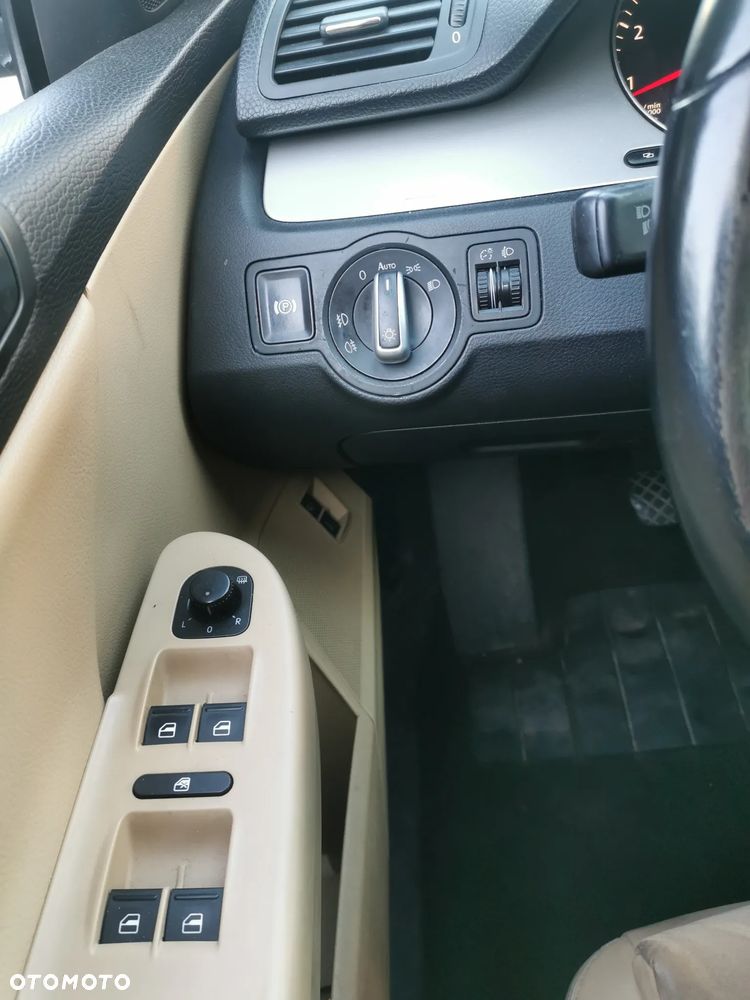 Volkswagen Passat - 17