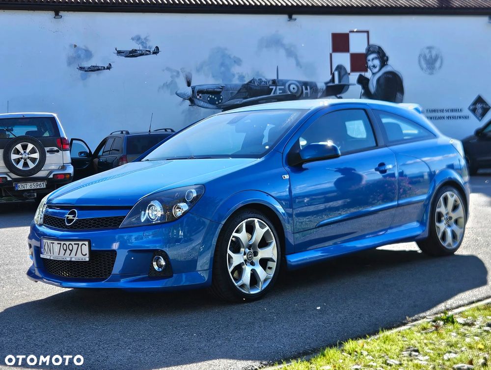Opel Astra OPC - 3