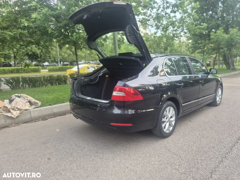 Skoda Superb 2.0 TDI Elegance DSG - 13