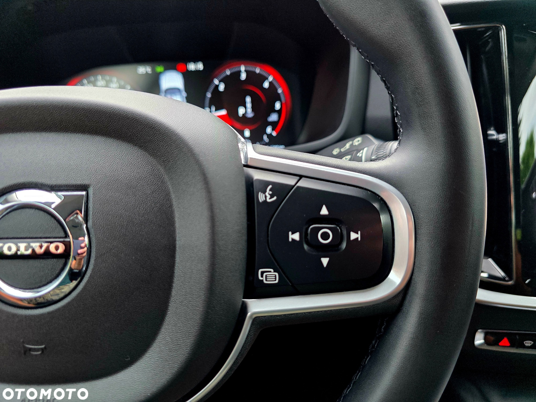 Volvo V60 D4 Momentum Pro - 22