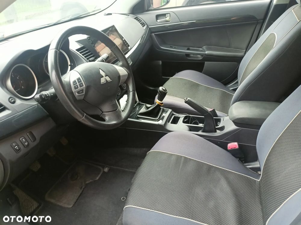 Mitsubishi Lancer 1.6 Invite - 12