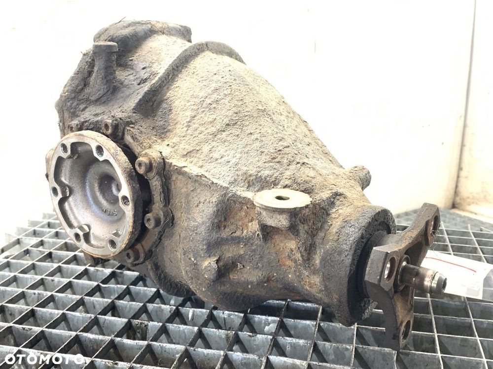 MOST DYFER TYŁ  SSANGYONG CHAIRMAN (HT_) 1997 - 2022 3.2 165 kW [225 KM] benzyna 2011 - 2022 - 2