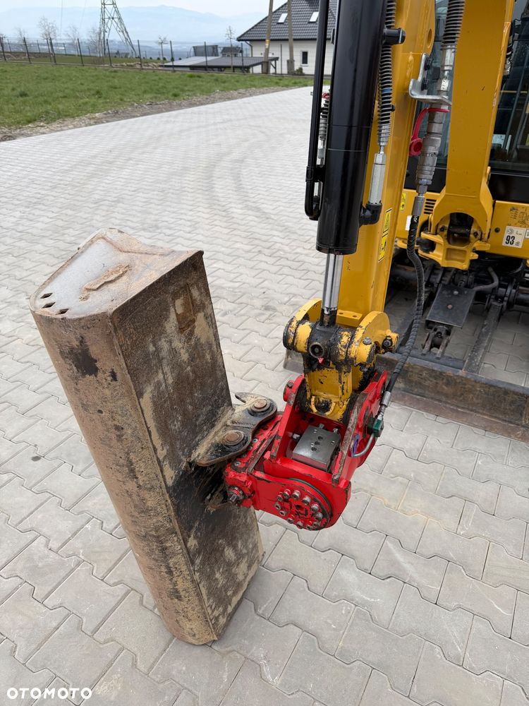 Caterpillar 301.8 - 8