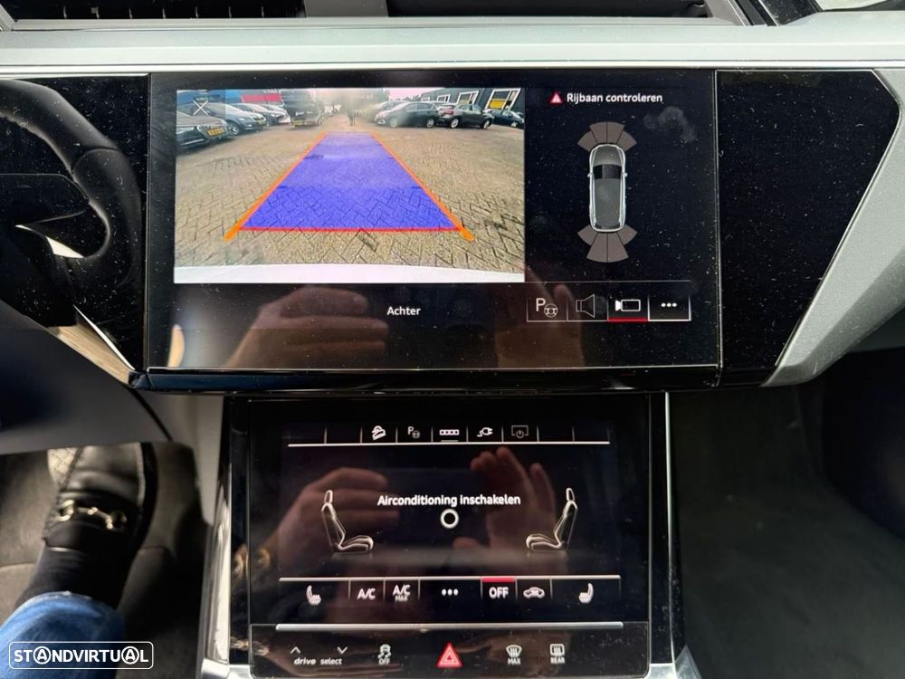 Audi e-tron - 11
