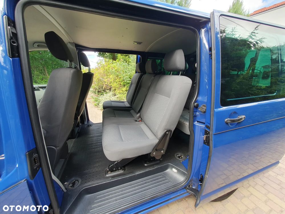Volkswagen Caravelle - 11