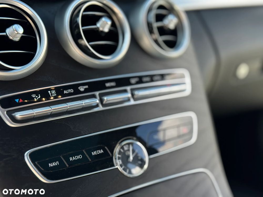 Mercedes-Benz Klasa C AMG 43 4Matic T 9G-TRONIC - 36
