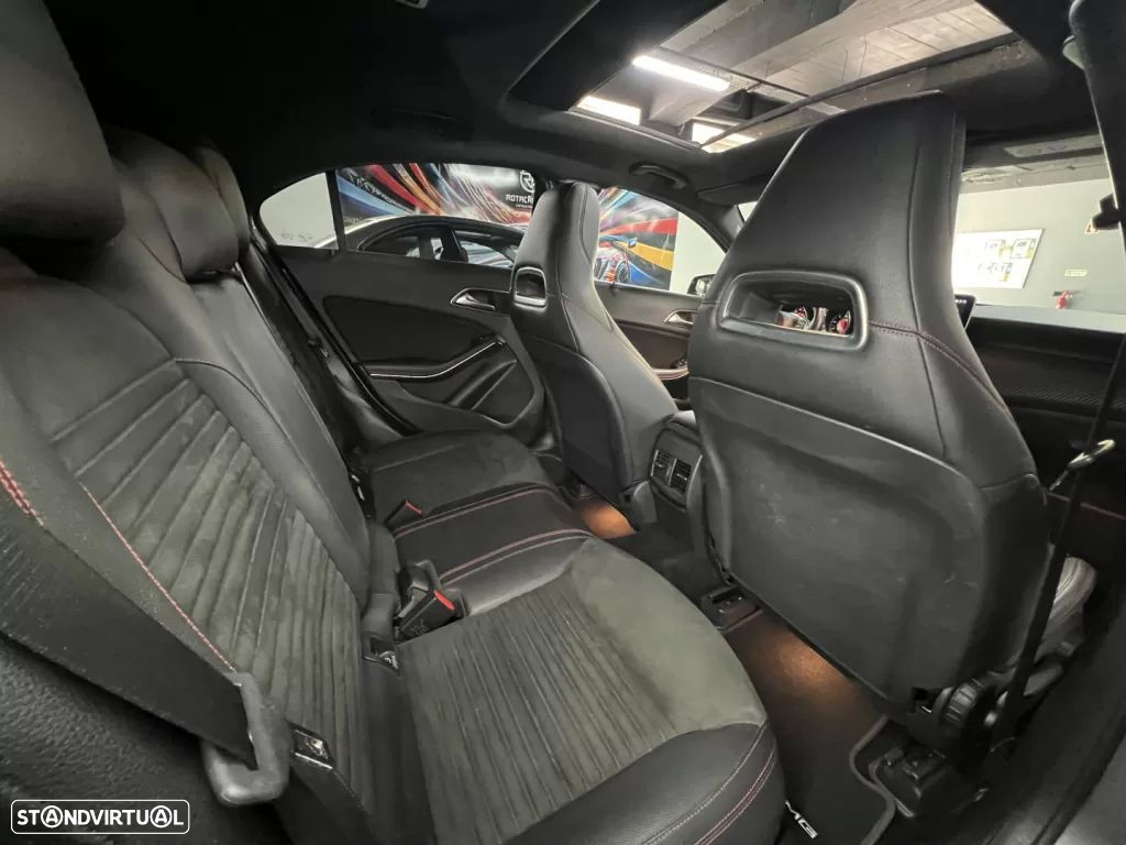 Mercedes-Benz A 45 AMG 4Matic Speedshift 7G-DCT - 38