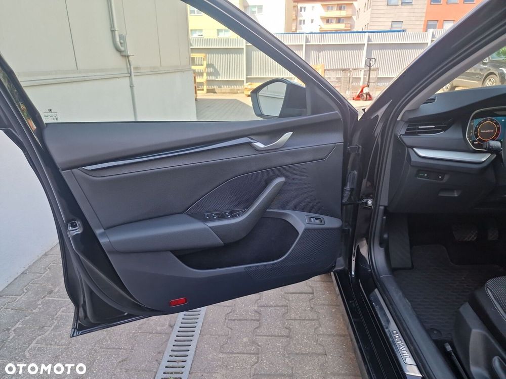 Skoda Octavia 1.5 TSI mHEV Selection DSG - 12