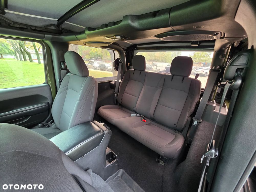 Jeep Wrangler - 21