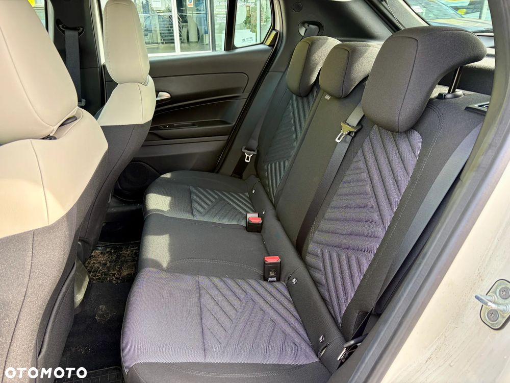 Fiat 600 1.2 Turbo eDCT - 12