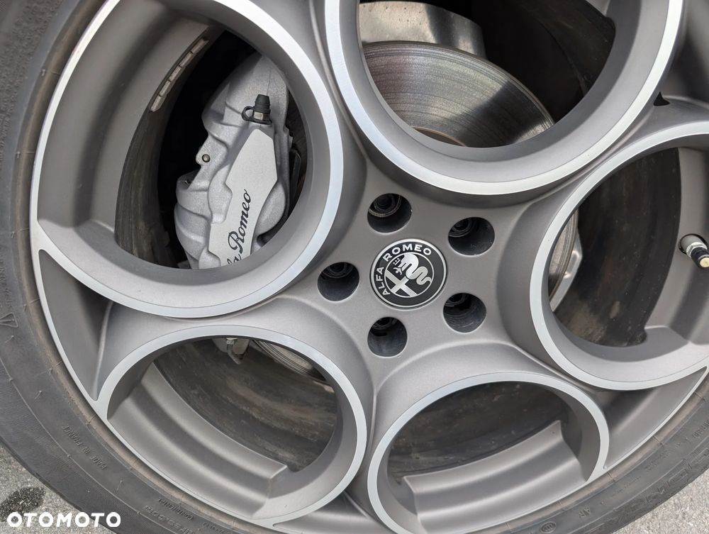 Alfa Romeo Stelvio 2.0 Turbo 16V AT8-Q4 Ti - 25
