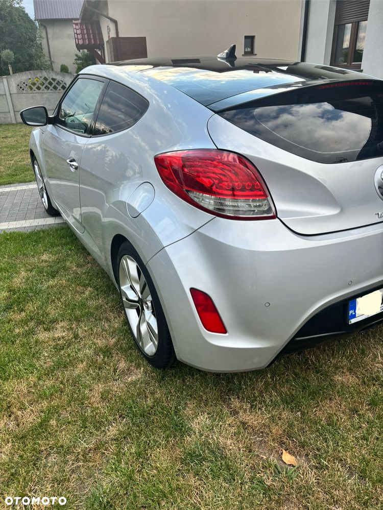 Hyundai Veloster - 26
