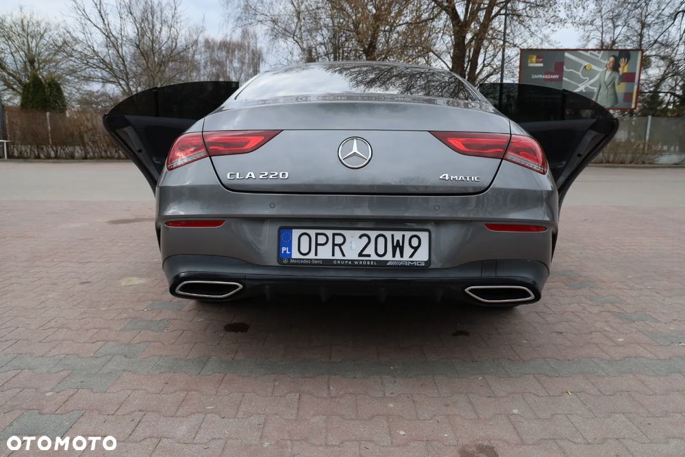 Mercedes-Benz CLA 220 4-Matic AMG Line 7G-DCT - 12