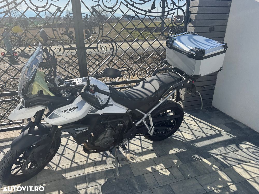 Triumph Tiger 900 - 10
