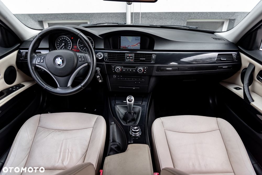 BMW Seria 3 318i - 15