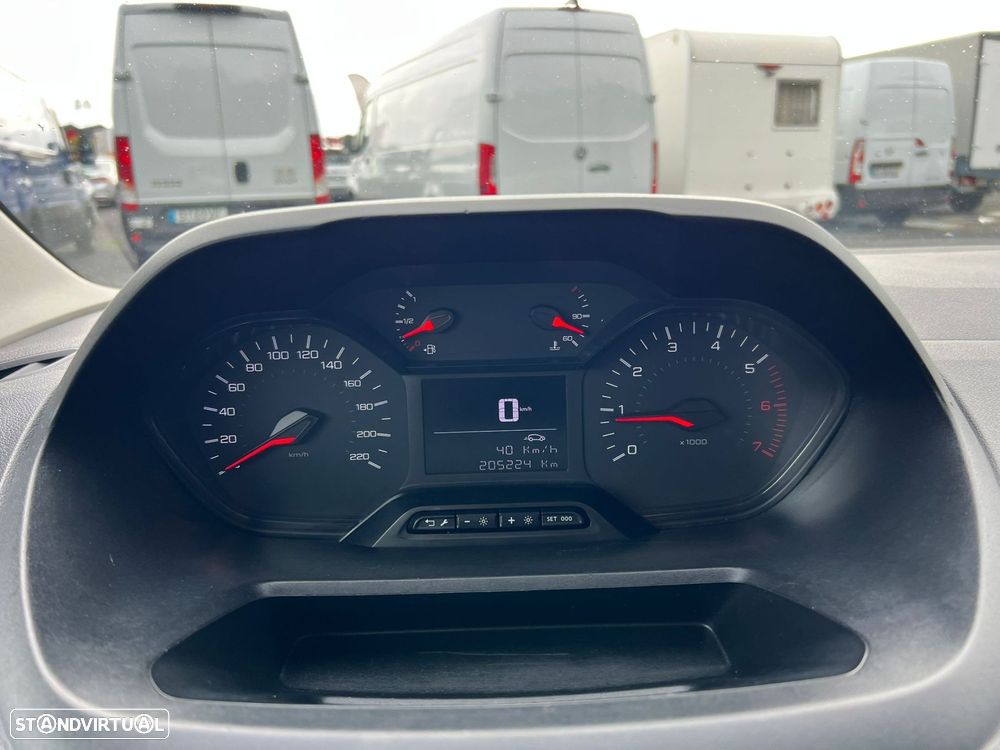 Peugeot Partner 1.6 BlueHDi L1 Premium 3L - 32