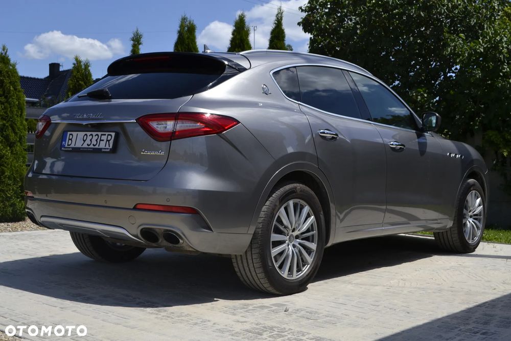 Maserati Levante - 15