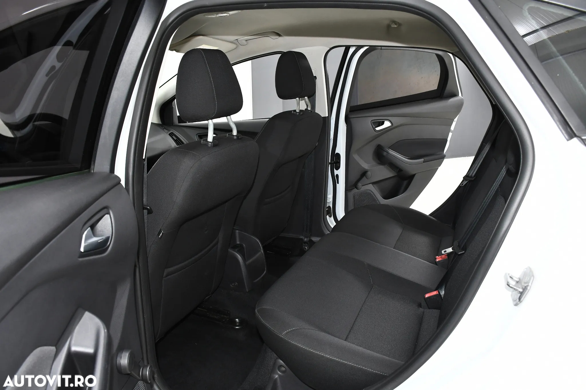 Ford Focus 1.5 EcoBlue Connected - 6