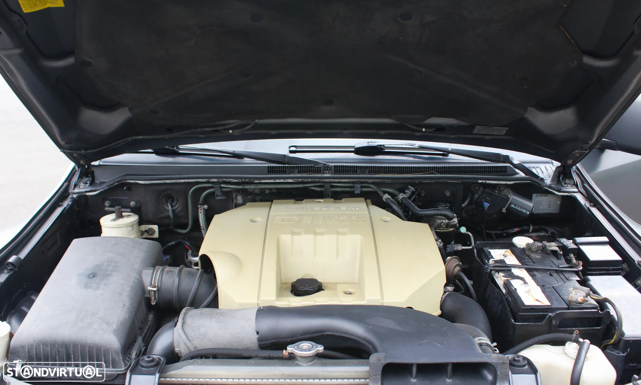 Mitsubishi Pajero 3.2 DI-D GLS ABS+CA - 32