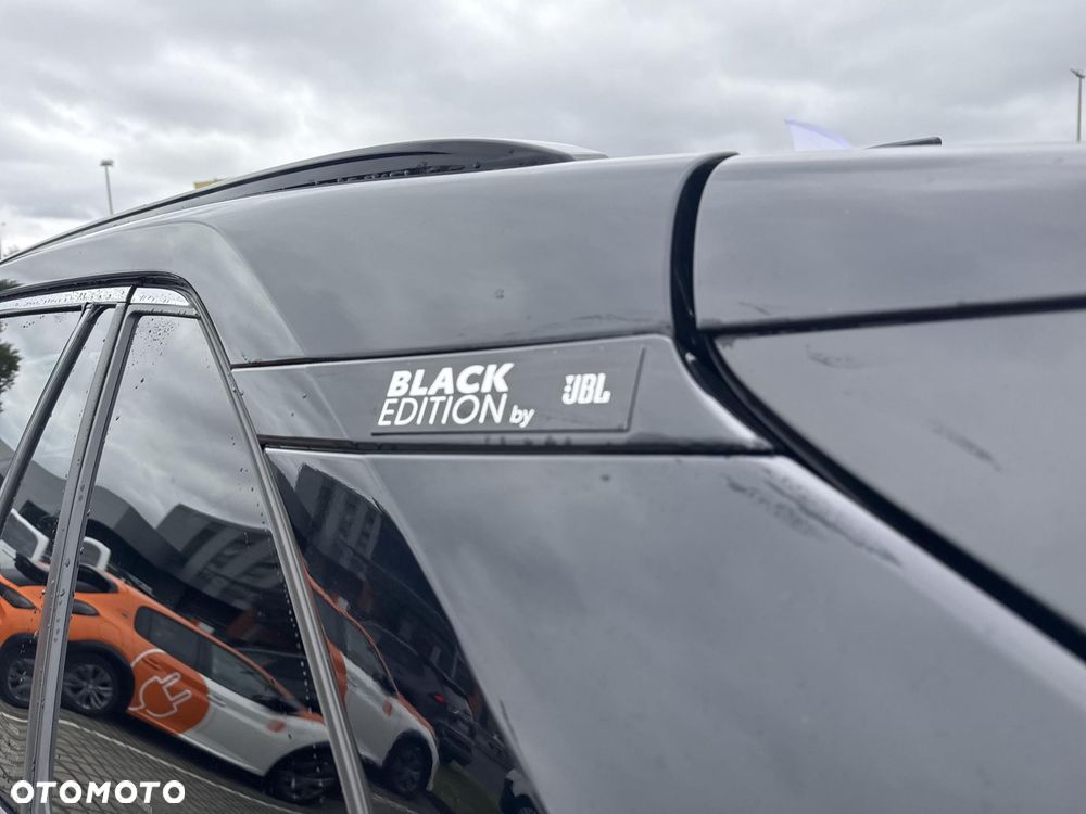 Toyota RAV4 2.5 Hybrid Black Edition by JBL 4x4 - 9