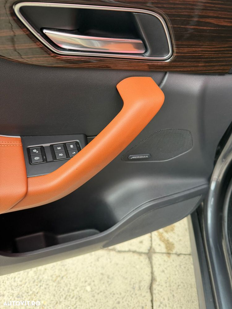 Jaguar F-Pace 25d AWD Aut. Portfolio - 24