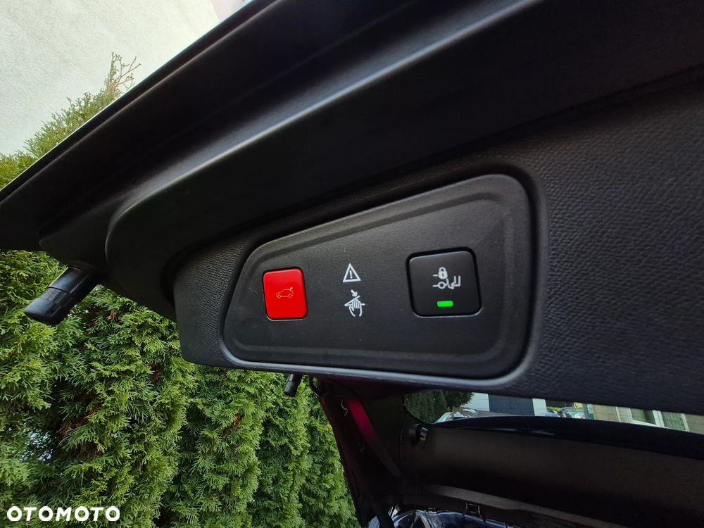 Peugeot 3008 1.6 PureTech GPF Allure S&S EAT8 - 26