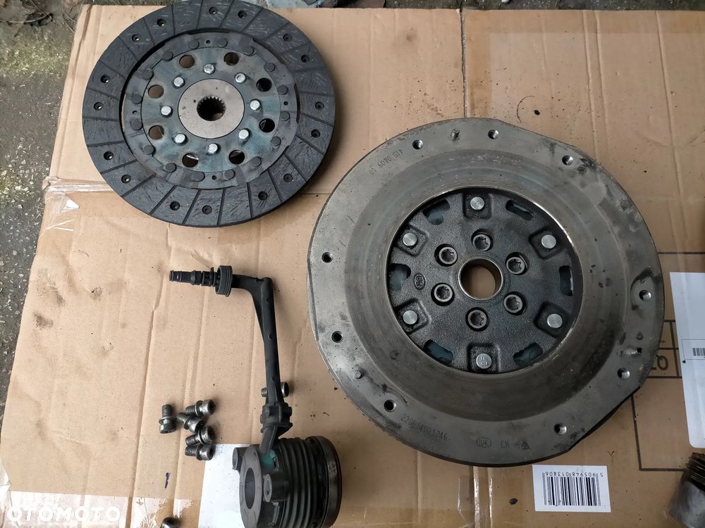 Kompletne sprzęgło docisk tarcza wysprzeglik RENAULT LAGUNA III 2.0 16V M4R704 - 2