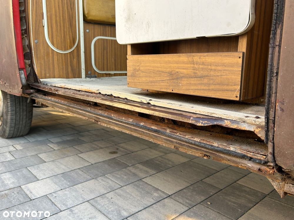 Volkswagen Transporter - 24